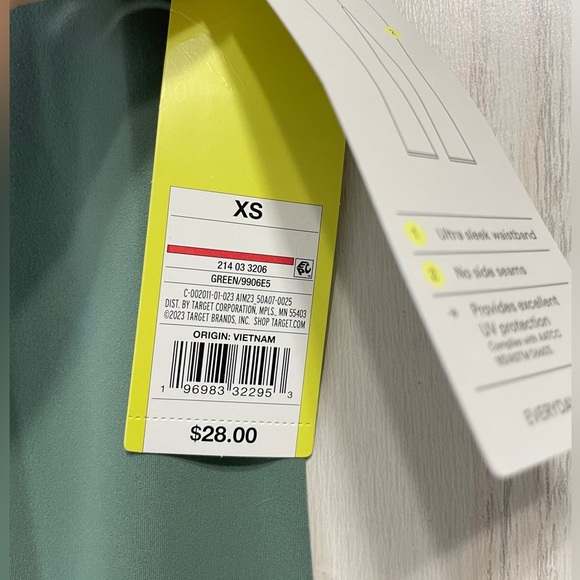 All In Motion Every Day Soft Ultra High-Rise Boot Cut Green Leggings Size XS NWT - Picture 3 of 4